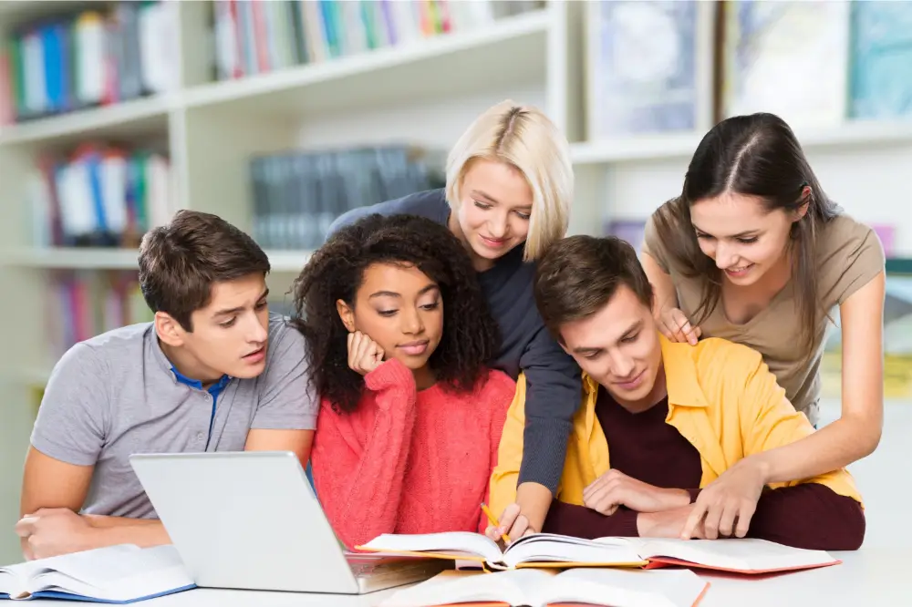 Estudiantes Jovenesweb